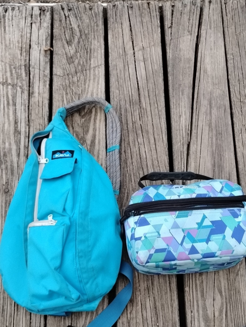 2#Kavu Teal Sling Bag with Geometric Multi-Color L.L Bean Lunchbox